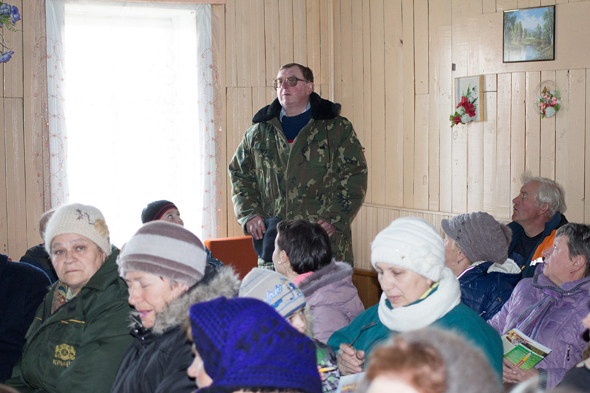 В деревне Сычково прошел сельский сход по вопросам безопасности жизнедеятельности.