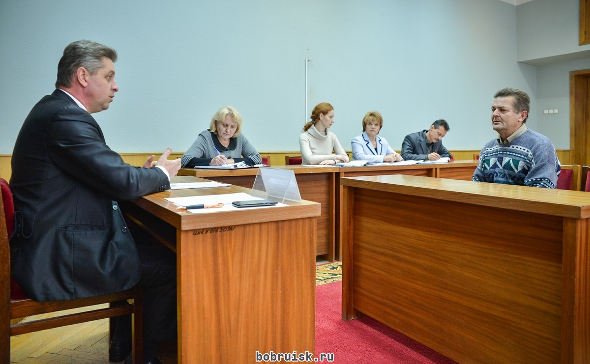 Мэр Бобруйска поговорил с уволенными работниками завода ТДиА, объявившими голодовку