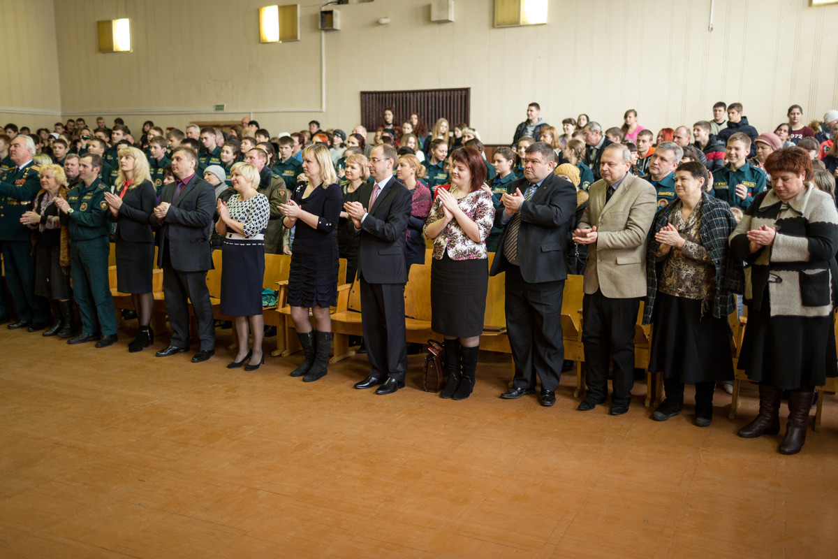 21  февраля 2015 года, в ГУО «Средняя школа №28 г. Бобруйска» прошла торжественная  церемония «Посвящение в спасатели учащихся, которые посещают дополнительные  занятия по направлению Безопасность жизнедеятельности».