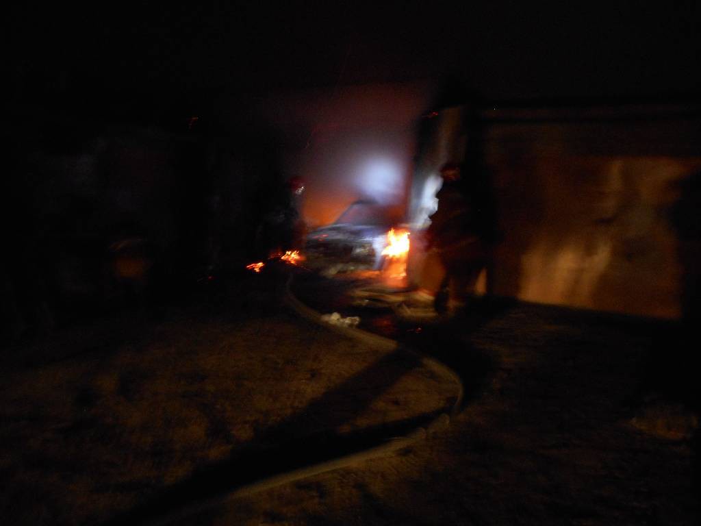 Пожар в  гараже.