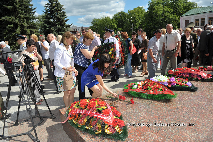 В понедельник, 29 июня, на площади Победы почтили память воинов, павших в боях за освобождение Бобруйска В понедельник, 29 июня, на площади Победы почтили память воинов, павших в боях за освобождение Бобруйска