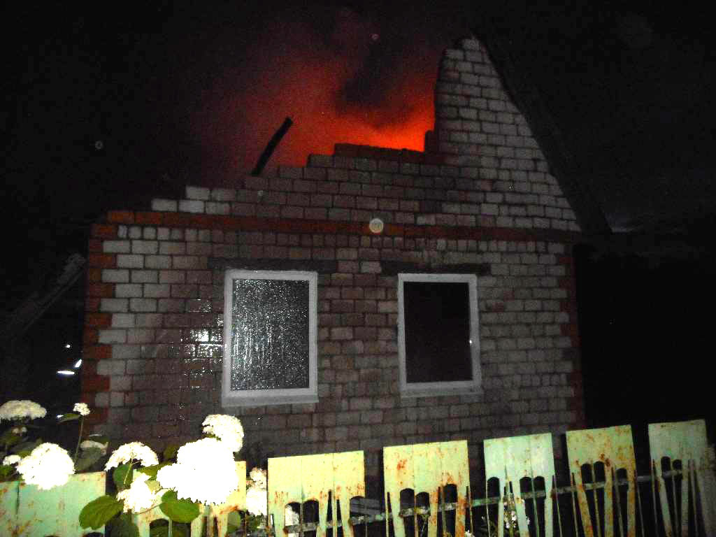 15 июля 2015 в 3 ч. 19 мин. ночи  поступило сообщение о  пожаре дома в деревне Бибковщина Сычковского сельского совета Бобруйского района.