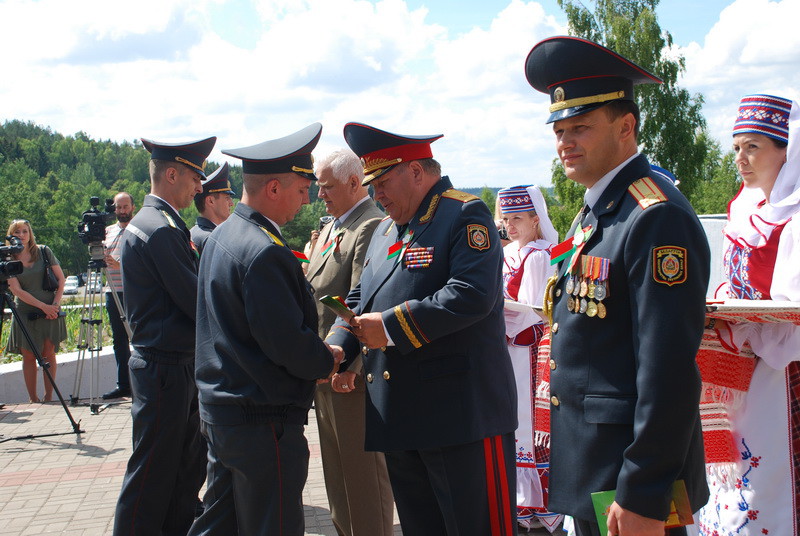 Очередное специальное звание старшего начальствующего  состава «подполковник милиции» присвоено двум руководителям бобруйской милиции.