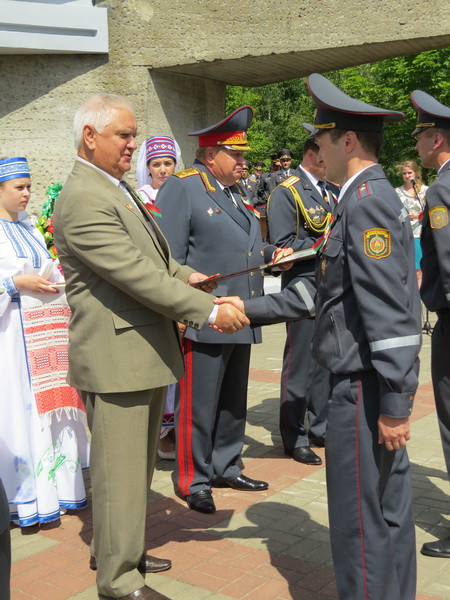 Очередное специальное звание старшего начальствующего  состава «подполковник милиции» присвоено двум руководителям бобруйской милиции.