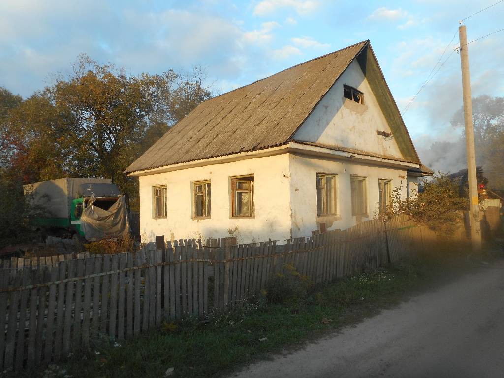 Горел сарай в переулке Резервном.