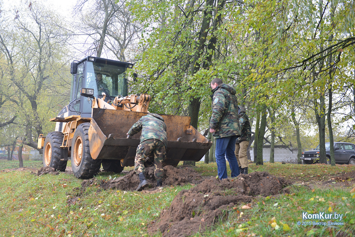 В бобруйском парке снова чистили озера В бобруйском парке снова чистили озера
