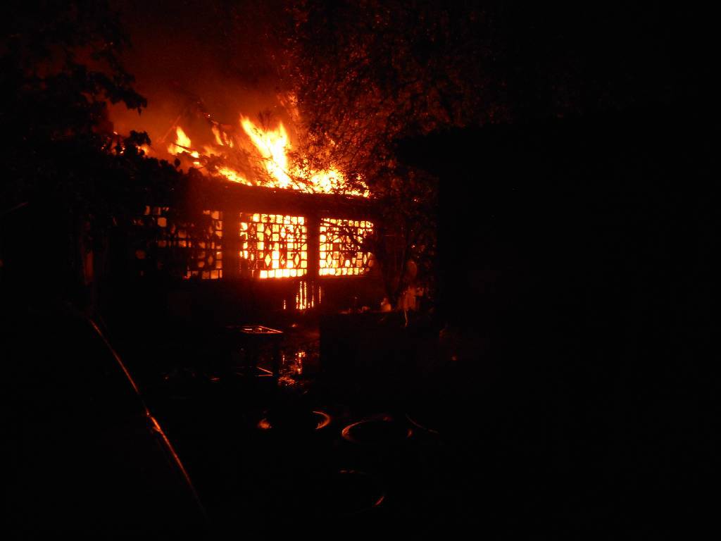 24 октября 2015 года в 05.49 поступило сообщение о пожаре жилого дома, расположенного по адресу: г.Бобруйск, улица Борисовская.
