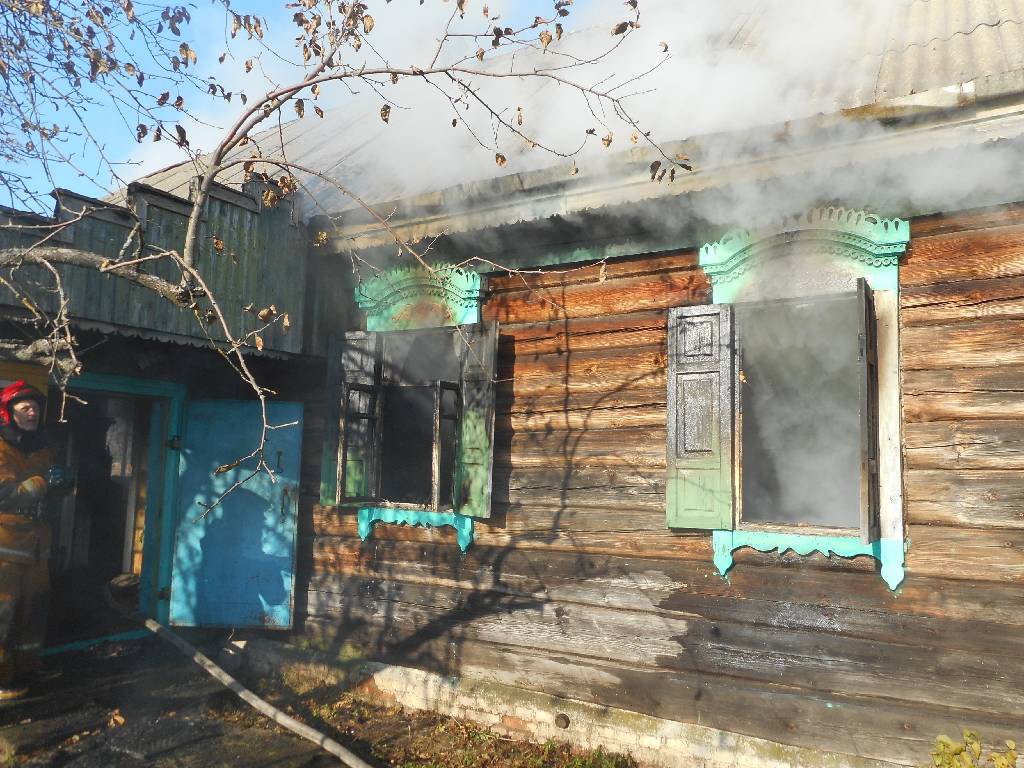31 октября 2015 года в 11.06 поступило сообщение о пожаре дома, расположенного по адресу: Бобруйский район, Сычковский сельский совет, деревня Бояры.