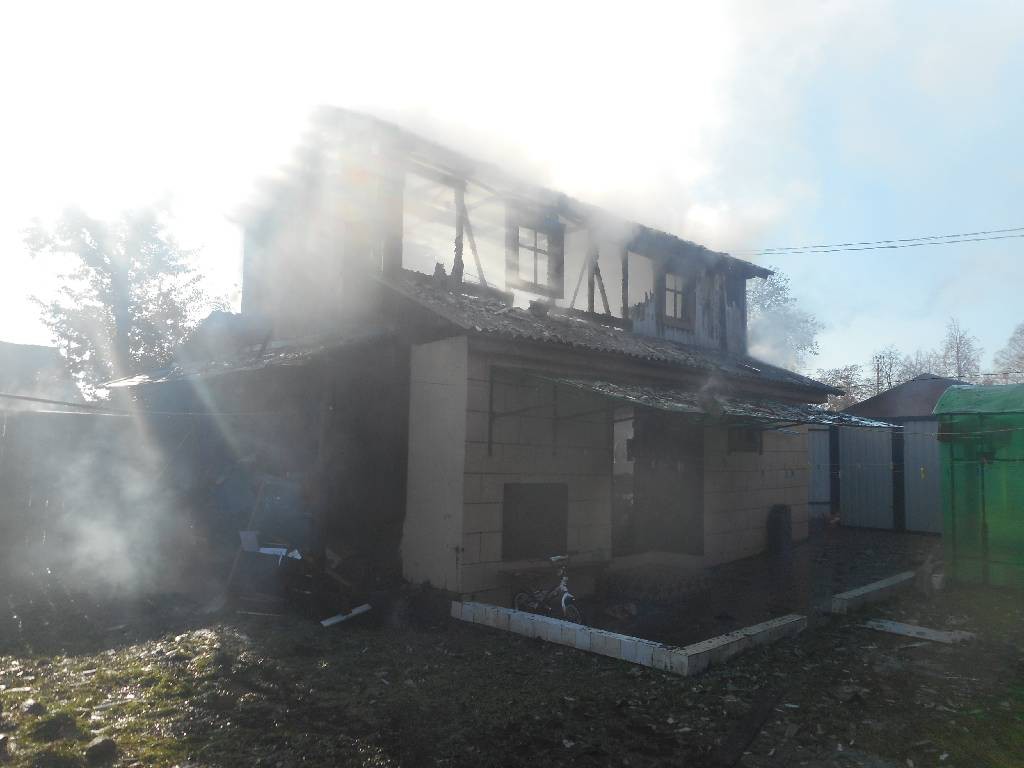 31 октября 2015 года в 12.42 поступило сообщение о пожаре гаража, расположенного по адресу: г.Бобруйск, улица Бахарова.
