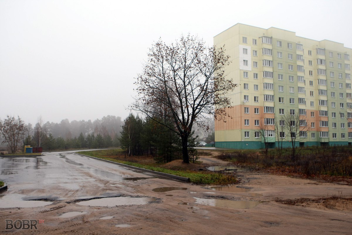 Жильё получили, а тропинку вытопчете Жильё получили, а тропинку вытопчете