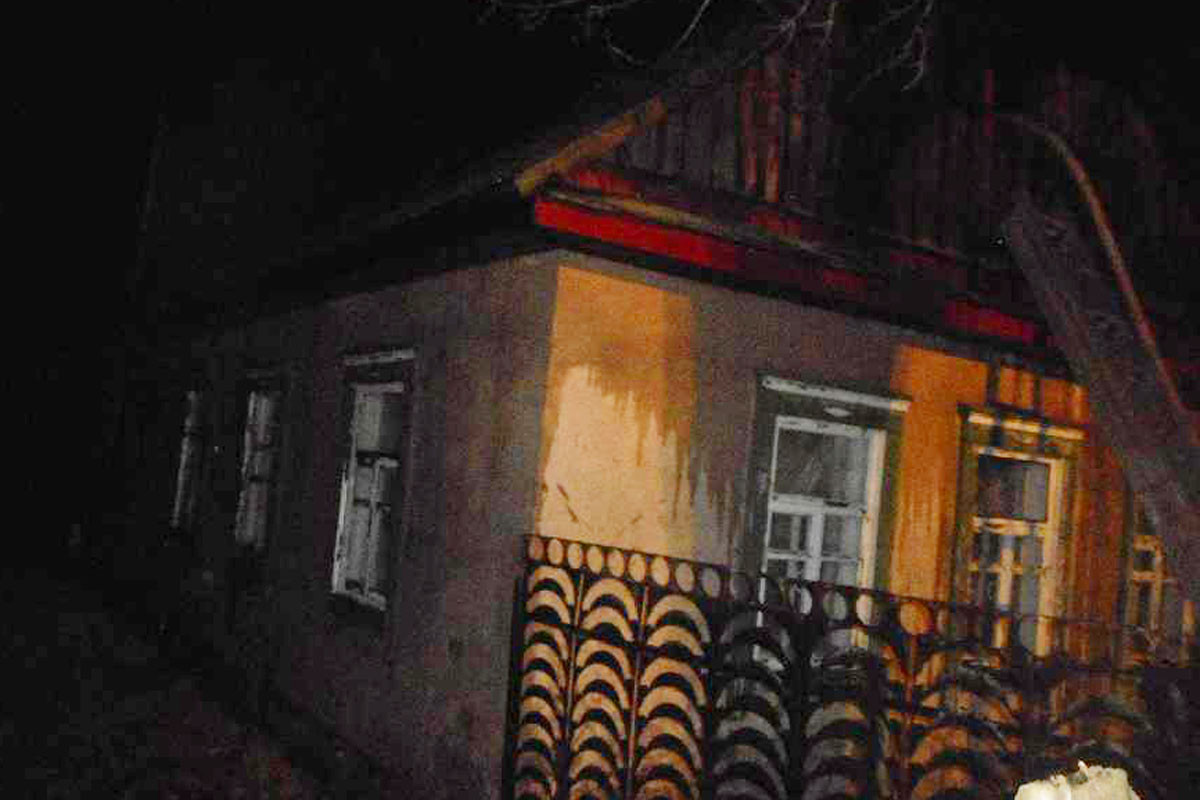 5 декабря 2015 года в 19.55 поступило сообщение о пожаре дачного дома по адресу: Бобруйский район, Слободковский сельский совет, деревня Орехово.