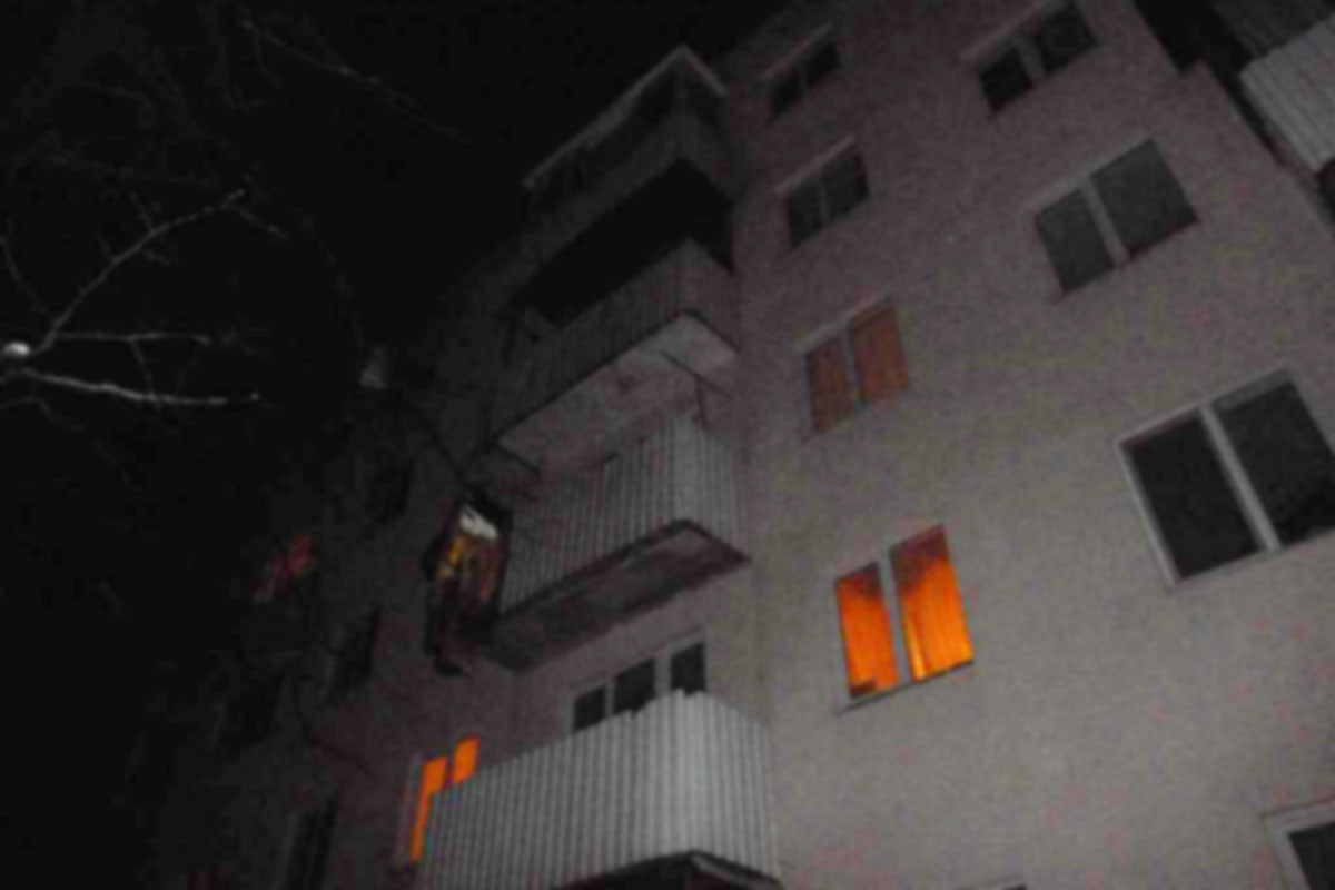 29 декабря 2015 в 06 ч 09 мин. поступило сообщение о задымлении в квартире жилого дома по ул. Ульяновской.