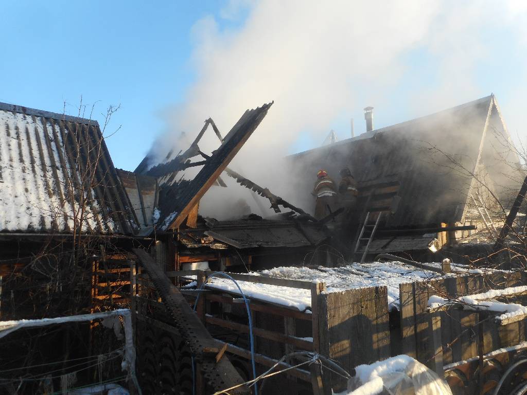 31 декабря 2015 года в 14.17 поступило сообщение о пожаре сарая, расположенного в СОТ Крапивка, Бобруйского района Химовского сельского совета.