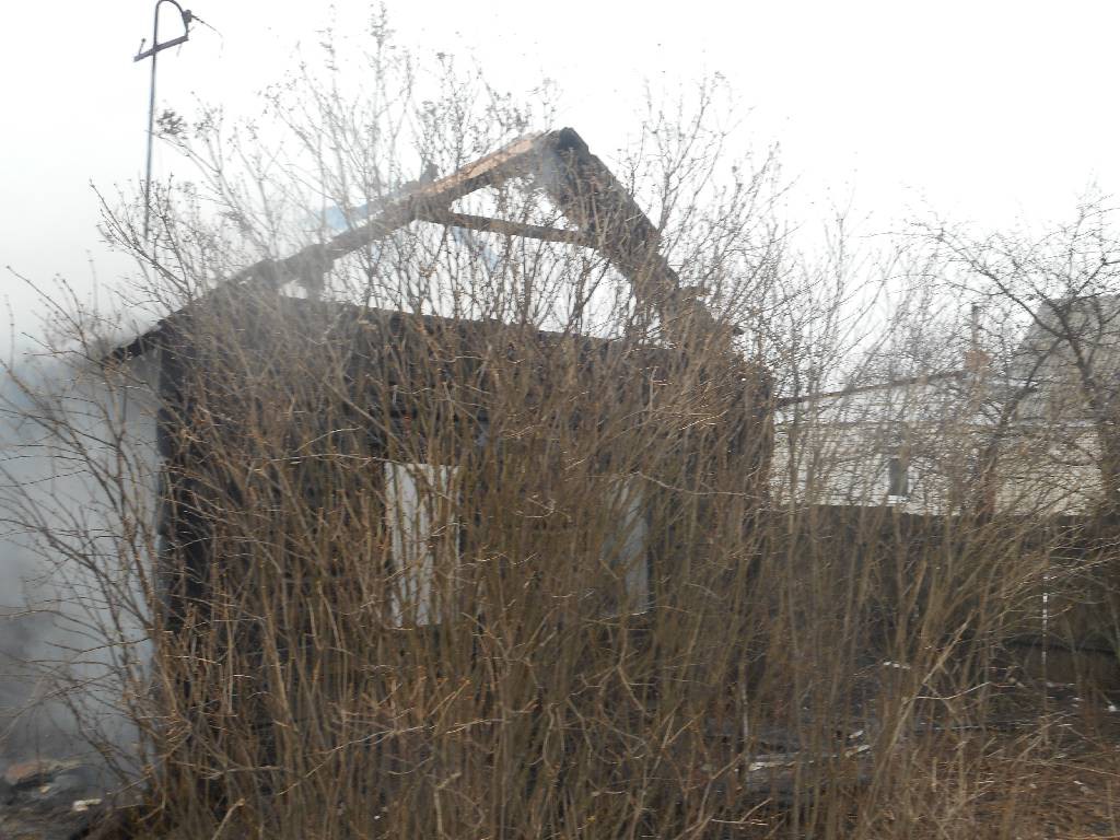 20 февраля 2016 года в 14.54. в ЦОУ Бобруйского ГРОЧС от гражданки Н.(прохожая) поступило сообщение о пожаре нежилого дома, расположенного на улице Цветочной.