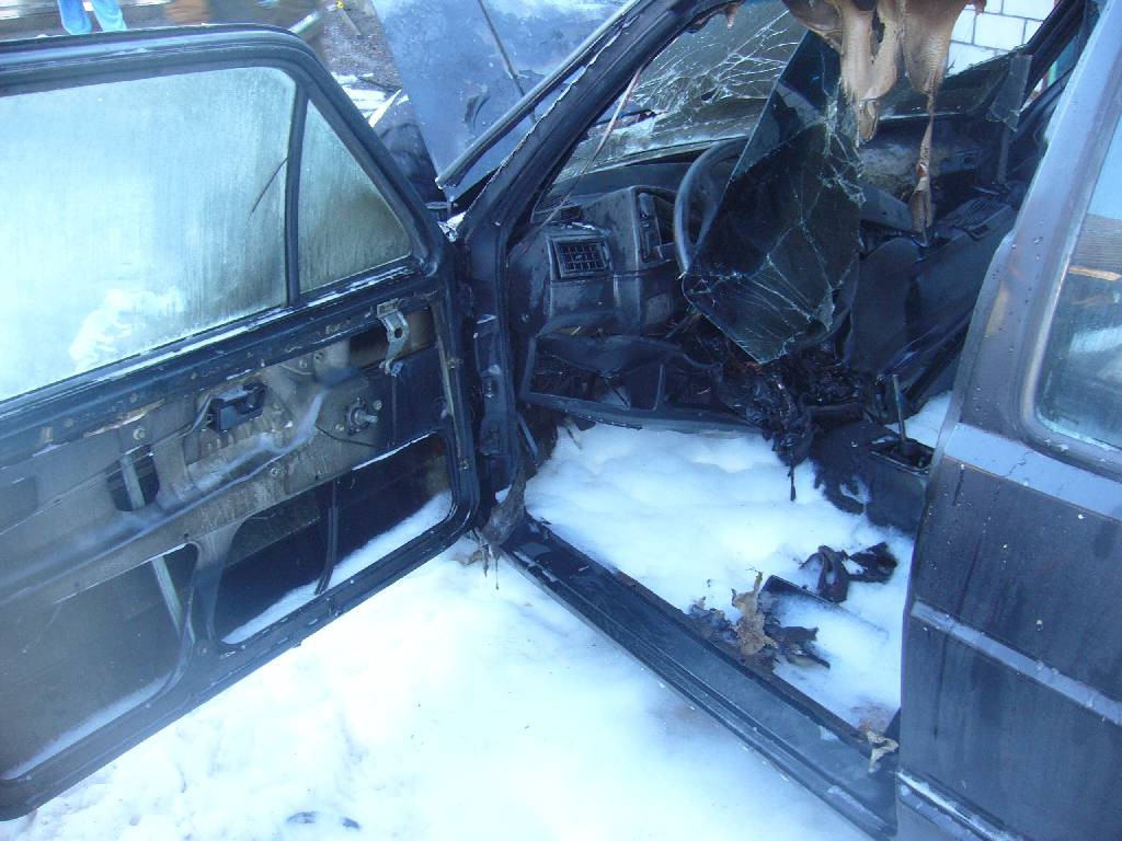 17 февраля 2016 года в 15.11. в ЦОУ Бобруйского ГРОЧС, поступило сообщение о пожаре автомобиля находящегося на улице Рогачевской.