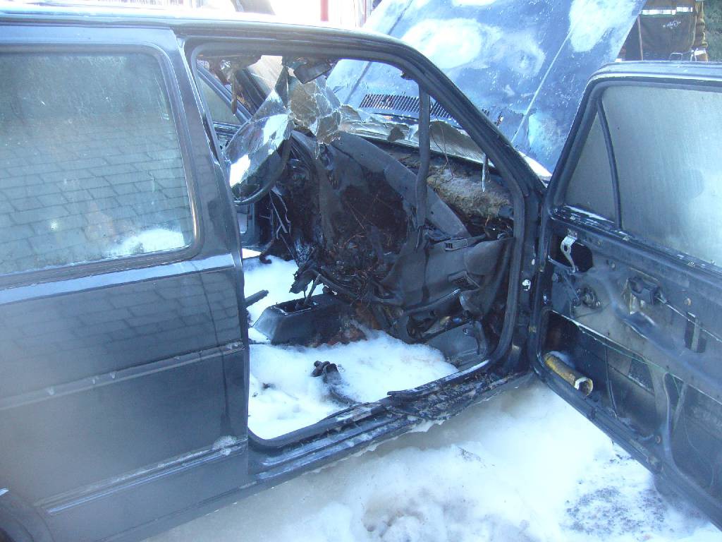 17 февраля 2016 года в 15.11. в ЦОУ Бобруйского ГРОЧС, поступило сообщение о пожаре автомобиля находящегося на улице Рогачевской.