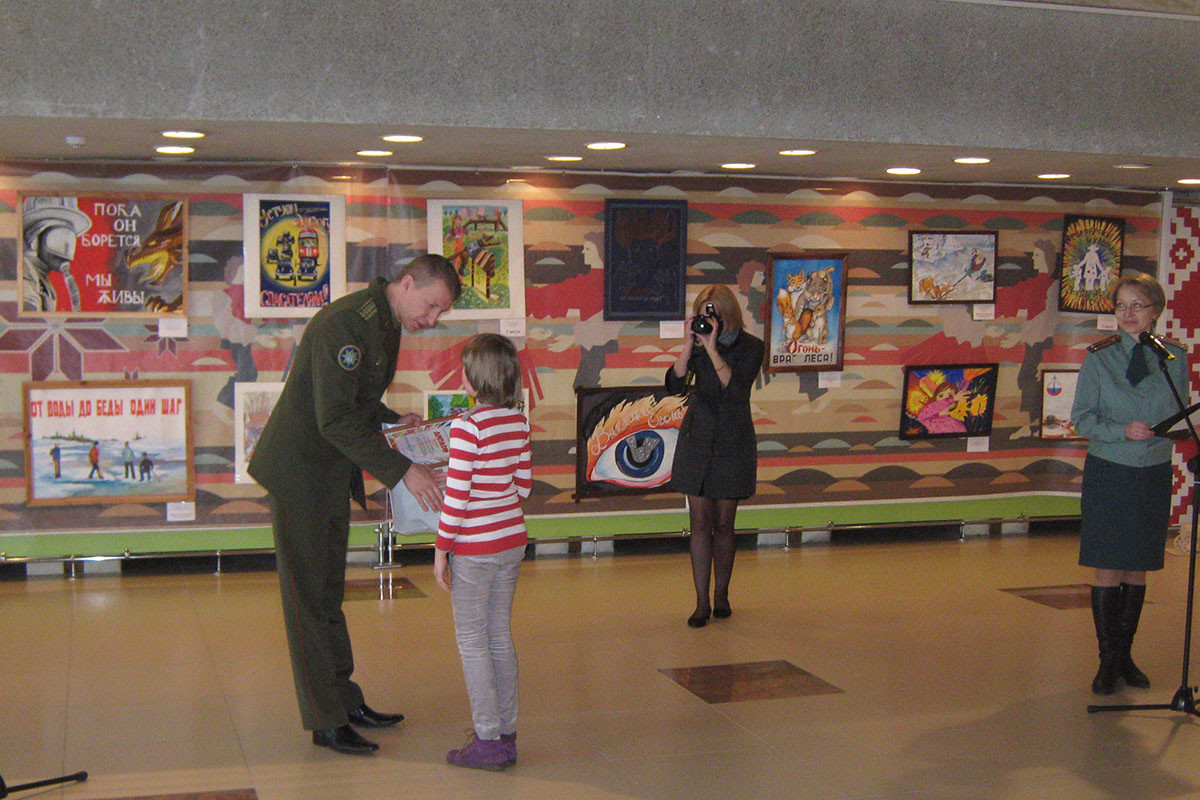 Награждены победители областного этапа смотра-конкурса детского творчества «Спасатели глазами детей».