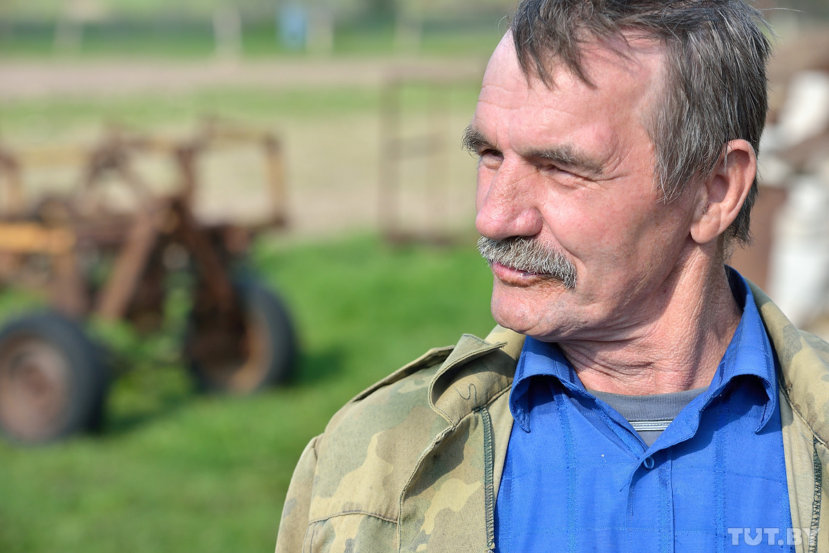 На всю деревню. Мужчина более 40 лет делает из металлолома продвинутую сельхозтехнику На всю деревню. Мужчина более 40 лет делает из металлолома продвинутую сельхозтехнику