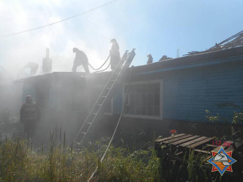 25.06.2016 в 10-00 поступило сообщение о пожаре жилого дома по переулку Южному в Бобруйске.