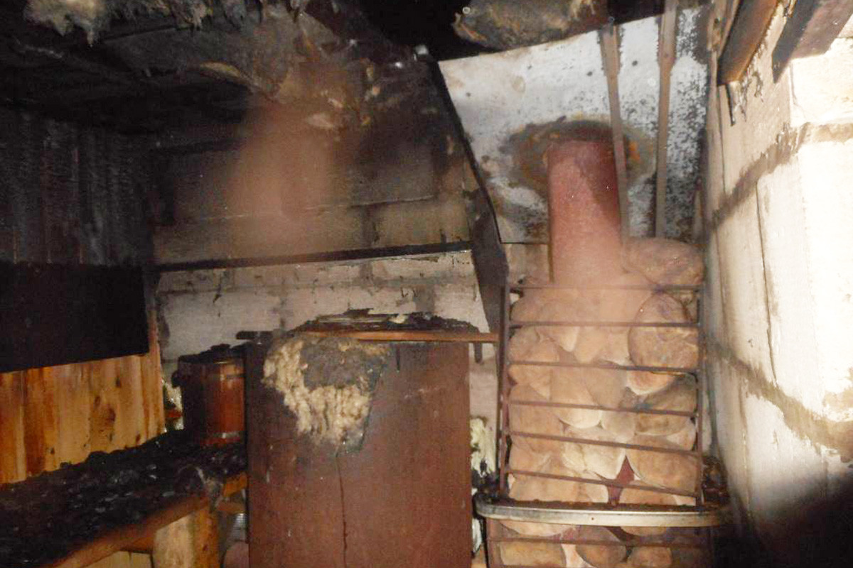 22 июня в 01-05 на телефон «101» Бобруйским спасателям поступило сообщение от сотрудника милиции о пожаре частной бани в деревне Турки Бобруйского района. 