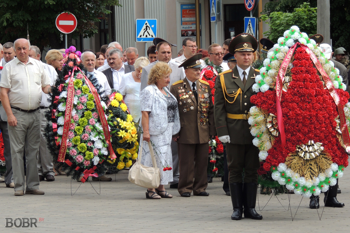 Бобруйчане отмечают 72-ю годовщину освобождения города от немецко-фашистских захватчиков Бобруйчане отмечают 72-ю годовщину освобождения города от немецко-фашистских захватчиков