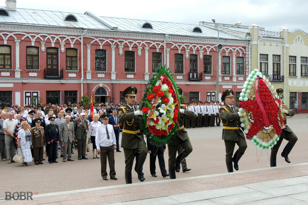 Бобруйчане отмечают 72-ю годовщину освобождения города от немецко-фашистских захватчиков Бобруйчане отмечают 72-ю годовщину освобождения города от немецко-фашистских захватчиков