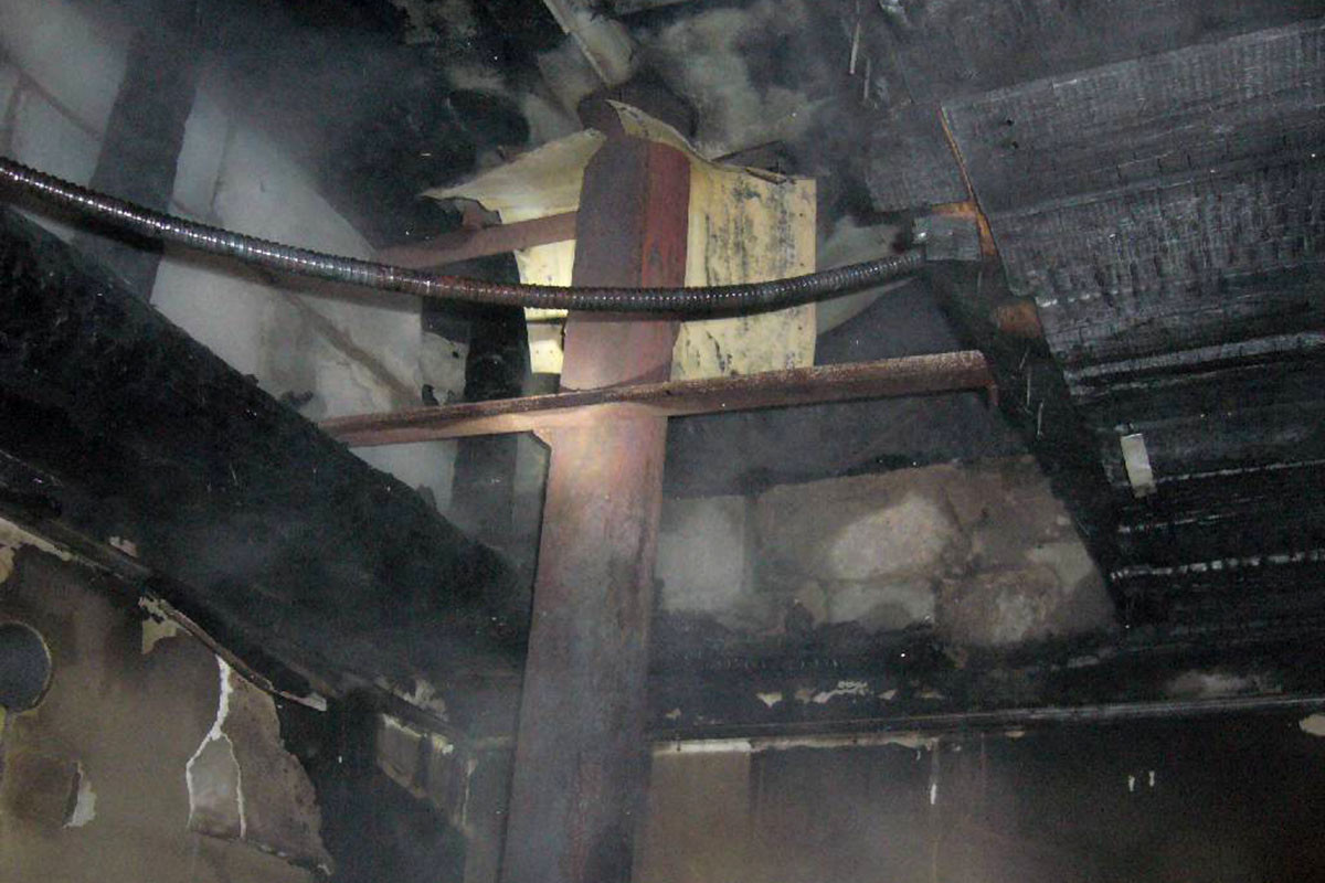 30.11.2016 в 2-32 поступило сообщение о пожаре в доме, расположенном в деревне Большая Каменка Бобруйского района.