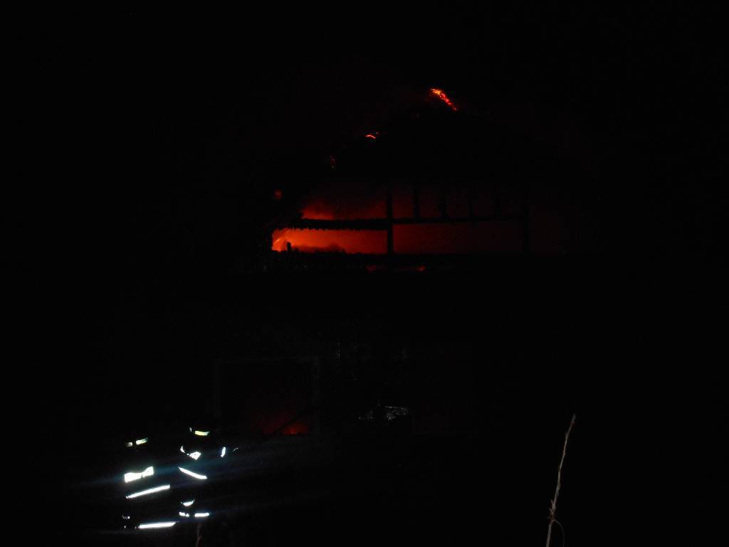 07.12.2016 в 04-58 поступило сообщение о пожаре в жилом доме, расположенном в городе Бобруйске по ул. Широкой.