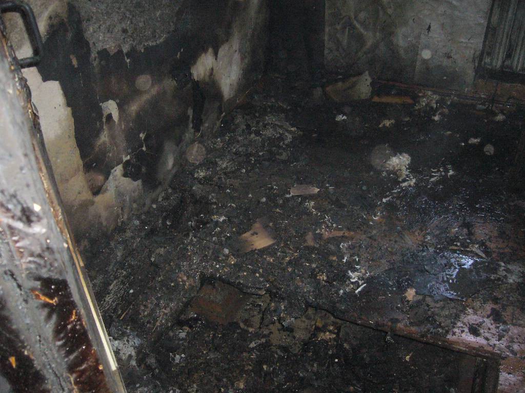 17 декабря 2016 поступило сообщение о пожаре в жилом доме по улице Белинского в городе Бобруйске.