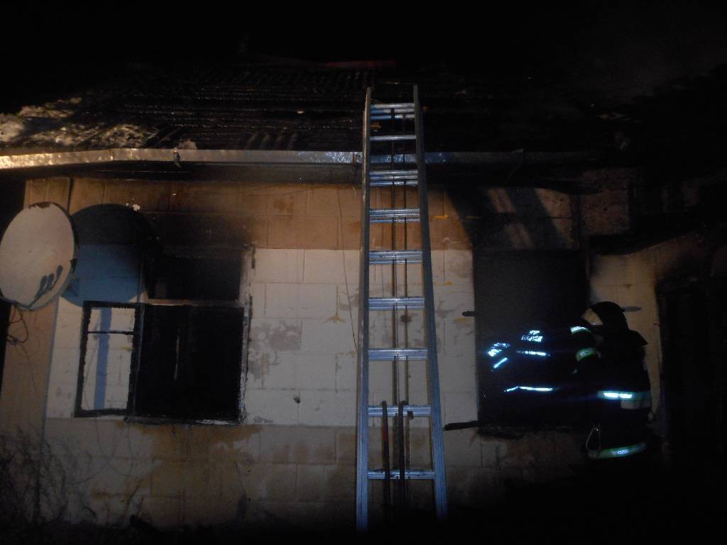 В ночь с 13 на 14 января 2017 года на телефон «101» поступило сообщение о пожаре в городе Бобруйске, со слов соседей внутри могли находиться люди.
