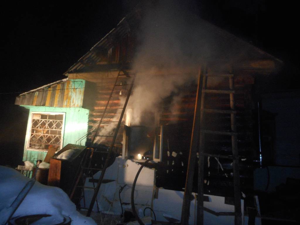 Ночью 5 января 2017 поступило сообщение о пожаре в жилом доме, расположенном по улице Комбинатской в городе Бобруйске.