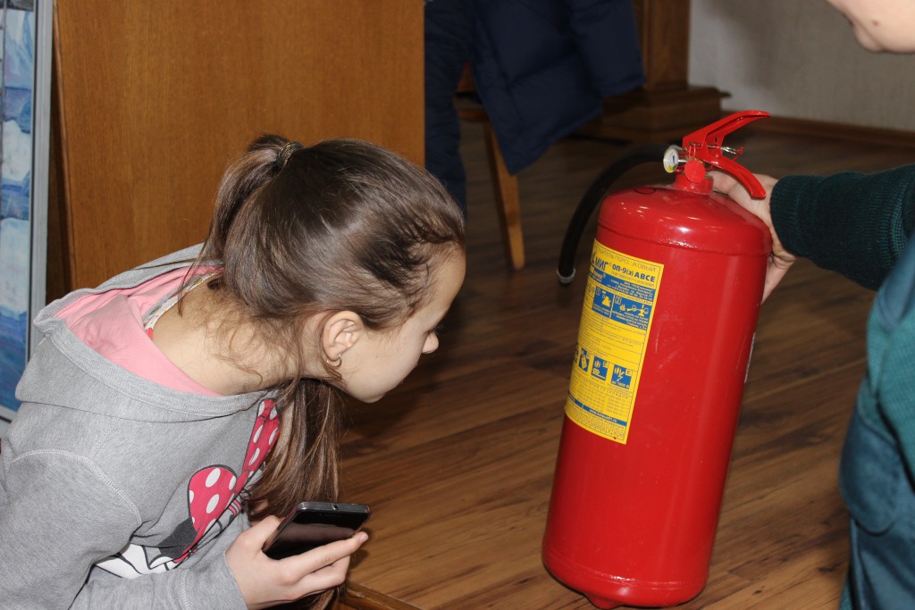 В 2017 году два дня подряд вовремя февральских каникул учащиеся двух начальных  классов СШ №31 города Бобруйска посещали пожарную аварийно – спасательную часть №1.