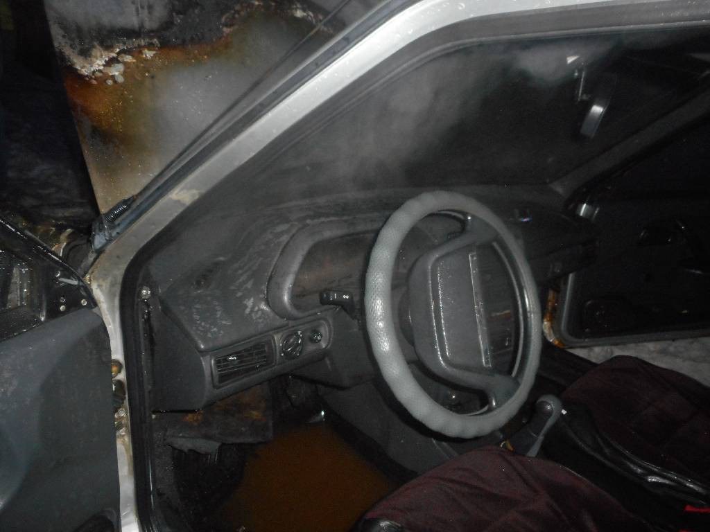 Вечером 16 февраля 2017 года поступило сообщение о загорании автомобиля припаркованного по улице Западной в г. Бобруйске.