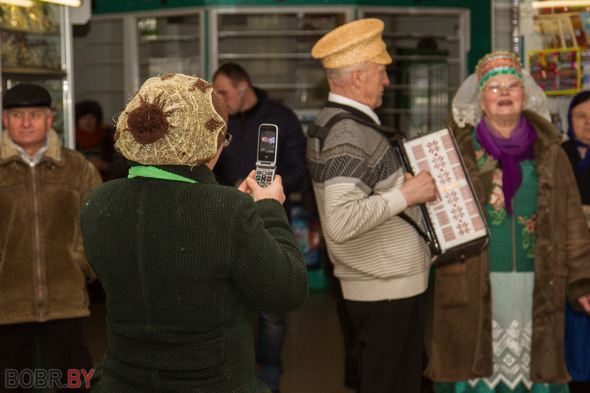 На автовокзале «Бобруйск» прошёл концерт творческих коллективов На автовокзале «Бобруйск» прошёл концерт творческих коллективов