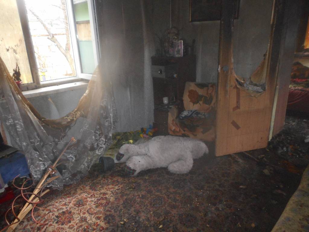 В субботу днем, 11 марта 2017 года поступило сообщение о пожаре в жиломдоме расположенном в г. Бобруйске по переулку Степному.