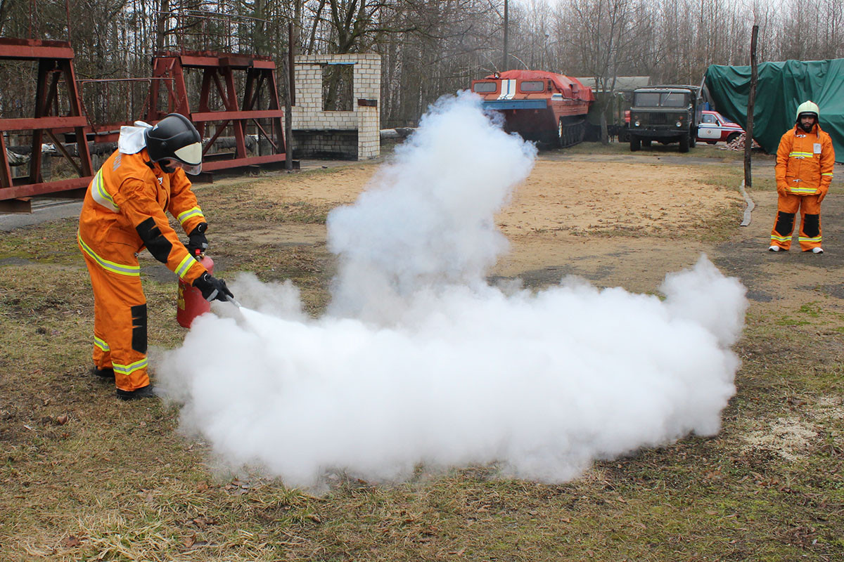 16 марта 2016 на базе Бобруйского горрайотдела по чрезвычайным ситуациям прошли практические занятия с членами добровольных пожарных дружин организаций города.