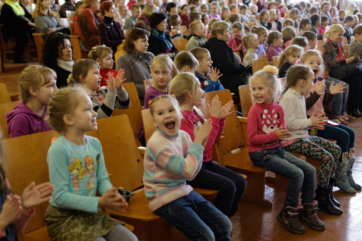 Стала доброй традицией в период школьных каникул объединять учащихся всех школ Первомайского района на праздничные мероприятия. 