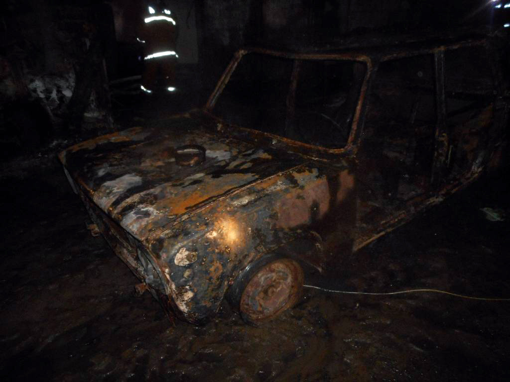 29 марта 2017 поздней ночью поступило сообщение о пожаре в гараже, расположенном в ПГСК-6а на улице Горелика в г. Бобруйске. 