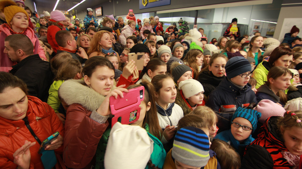 Бонстики заинтриговали белорусских детей и улетели из Беларуси