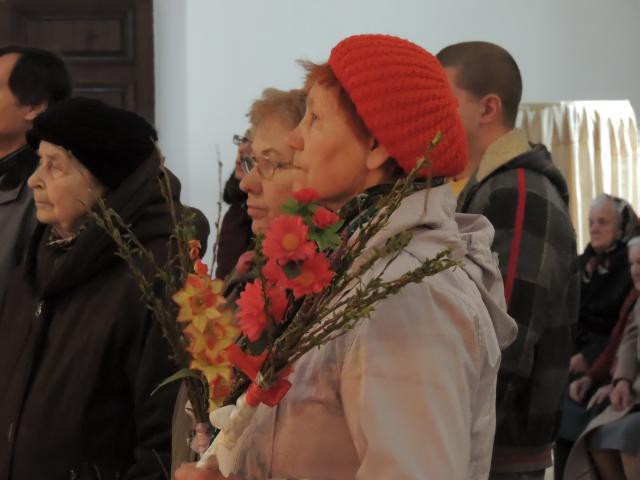 20 апреля участники отделения дневного пребывания для граждан пожилого возраста  посетили Свято-Никольский кафедральный Собор.