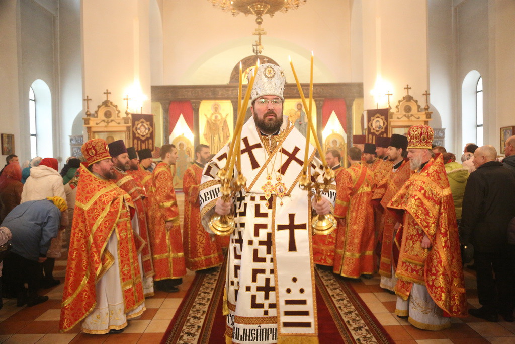 Архиерейская литургия в Неделю Жен Мироносиц в Бобруйске Архиерейская литургия в Неделю Жен Мироносиц в Бобруйске