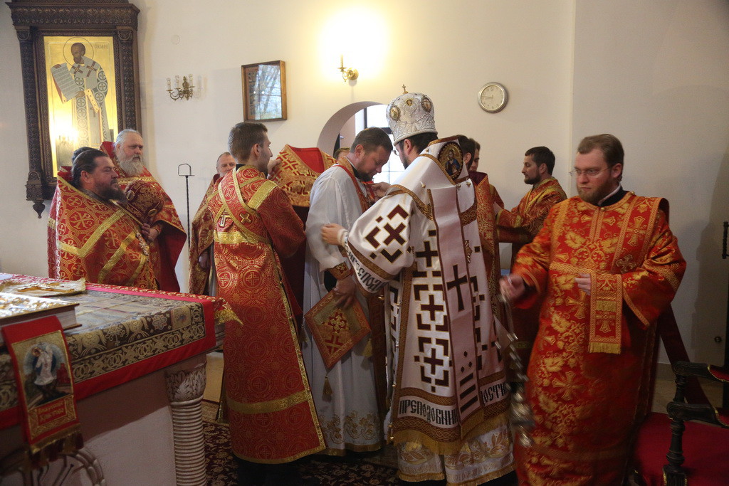 Архиерейская литургия в Неделю Жен Мироносиц в Бобруйске Архиерейская литургия в Неделю Жен Мироносиц в Бобруйске