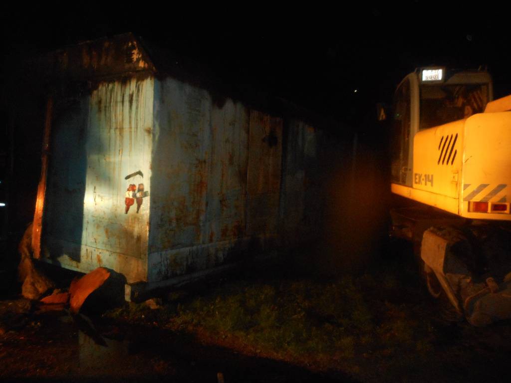 Поздно ночью 22 мая поступило сообщение о пожаре в строительном вагончике, принадлежащем ОАО «Бобруйскэнергостроймонтаж», расположенном по улице Урицкого в г. Бобруйске.