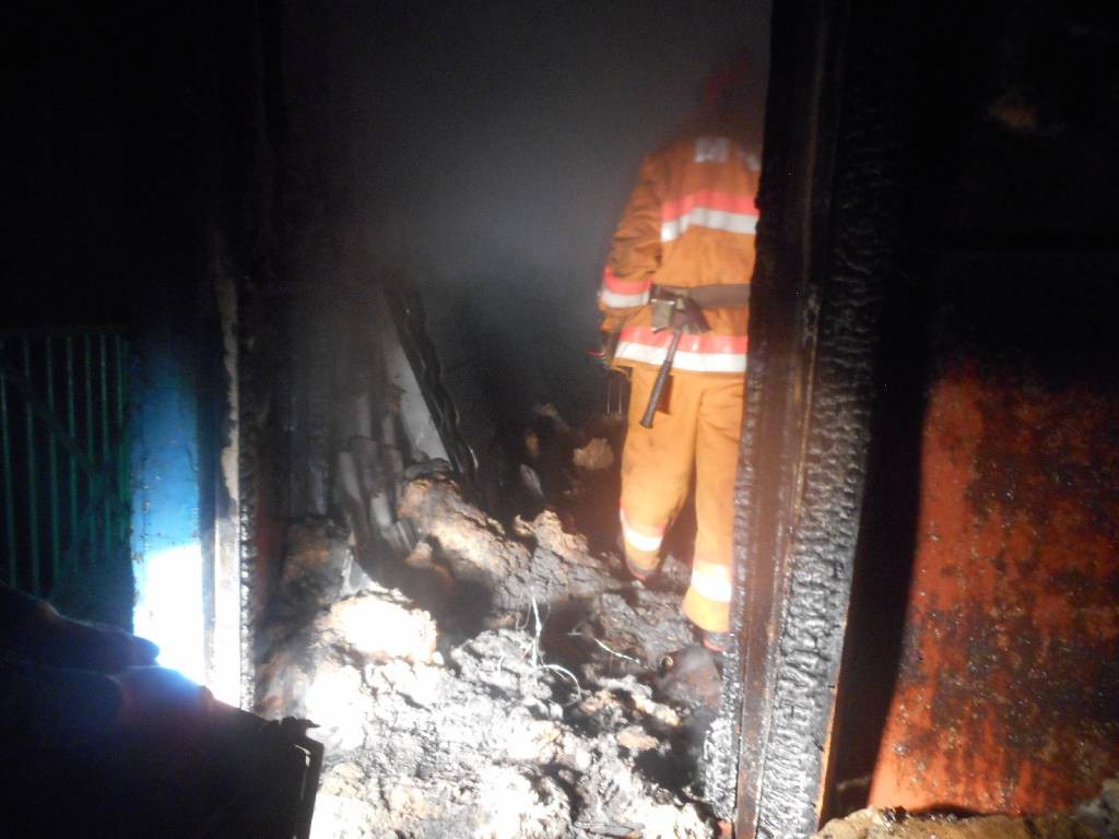 Поздно ночью 22 мая поступило сообщение о пожаре в строительном вагончике, принадлежащем ОАО «Бобруйскэнергостроймонтаж», расположенном по улице Урицкого в г. Бобруйске.