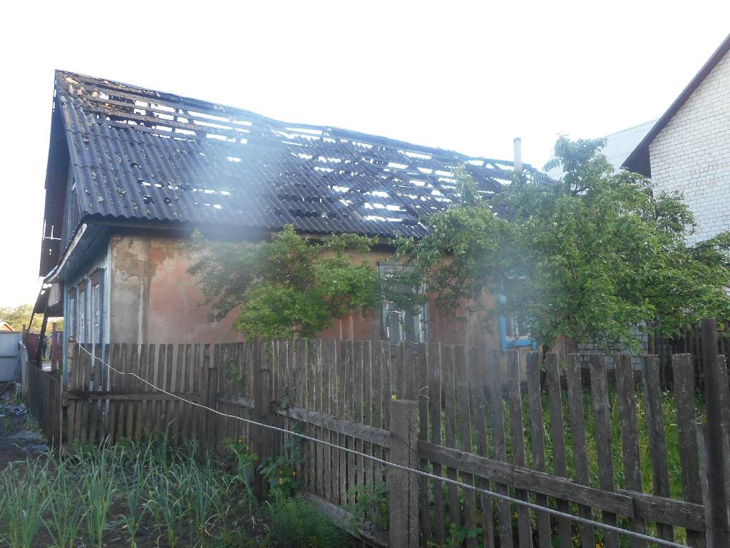 Вечером 28 мая 2017 года поступило сообщение о пожаре двухквартирного жилого дома расположенного по улице Ермака в г. Бобруйске.