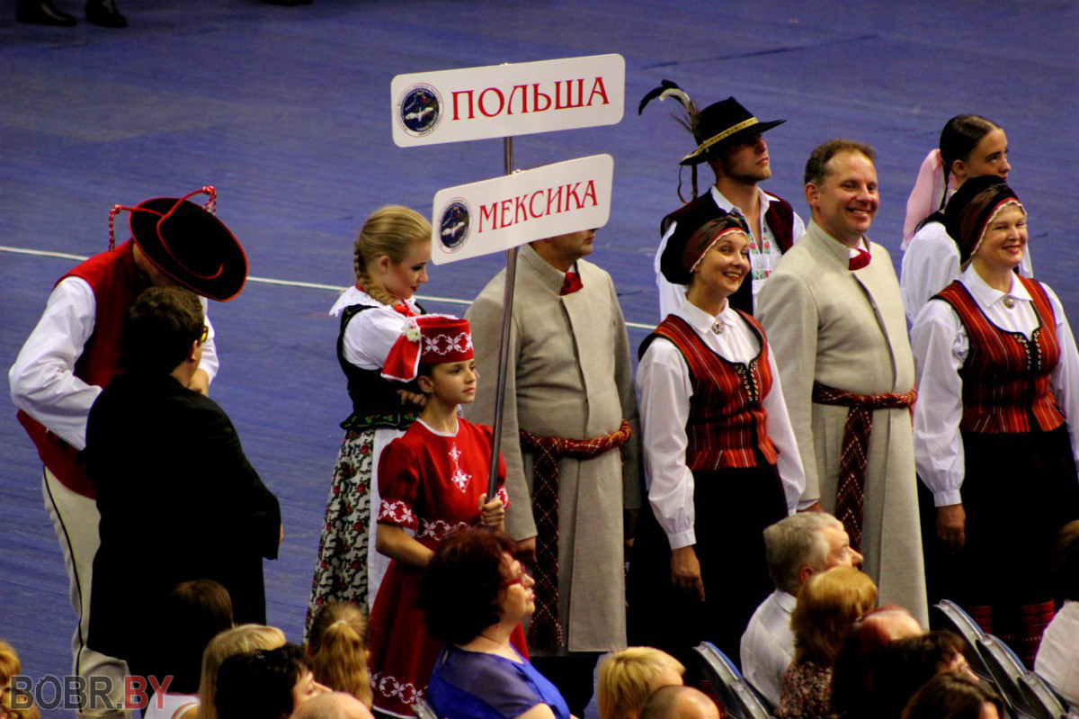 В «Бобруйск-Арена» открыли XIV Международный фестиваль народного творчества «Венок дружбы-2017» В «Бобруйск-Арена» открыли XIV Международный фестиваль народного творчества «Венок дружбы-2017»