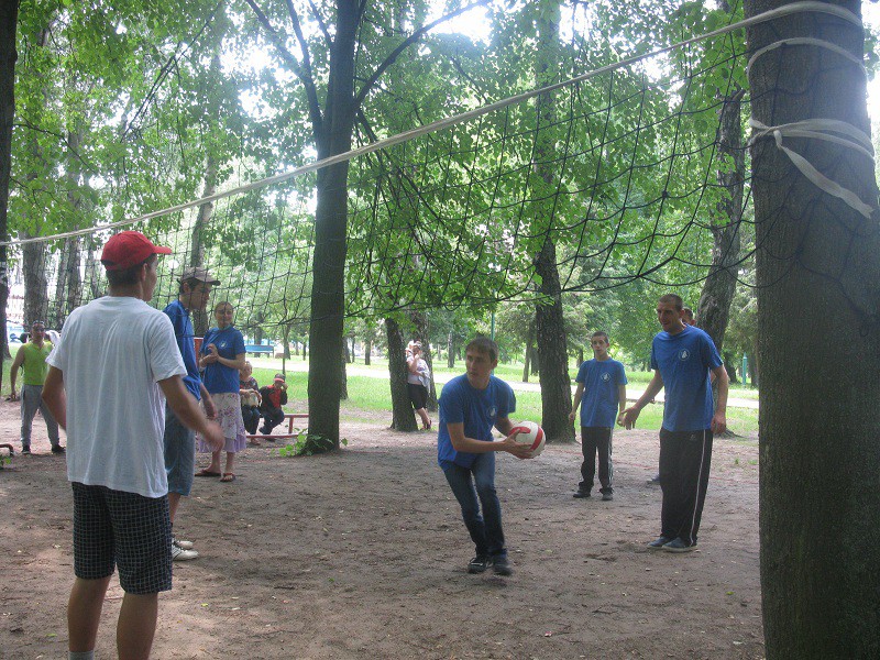 29-30 июня   2017 года  на базе ГУК «Парк культуры и отдыха г. Бобруйска»  прошли  городские соревнования по пионерболу.