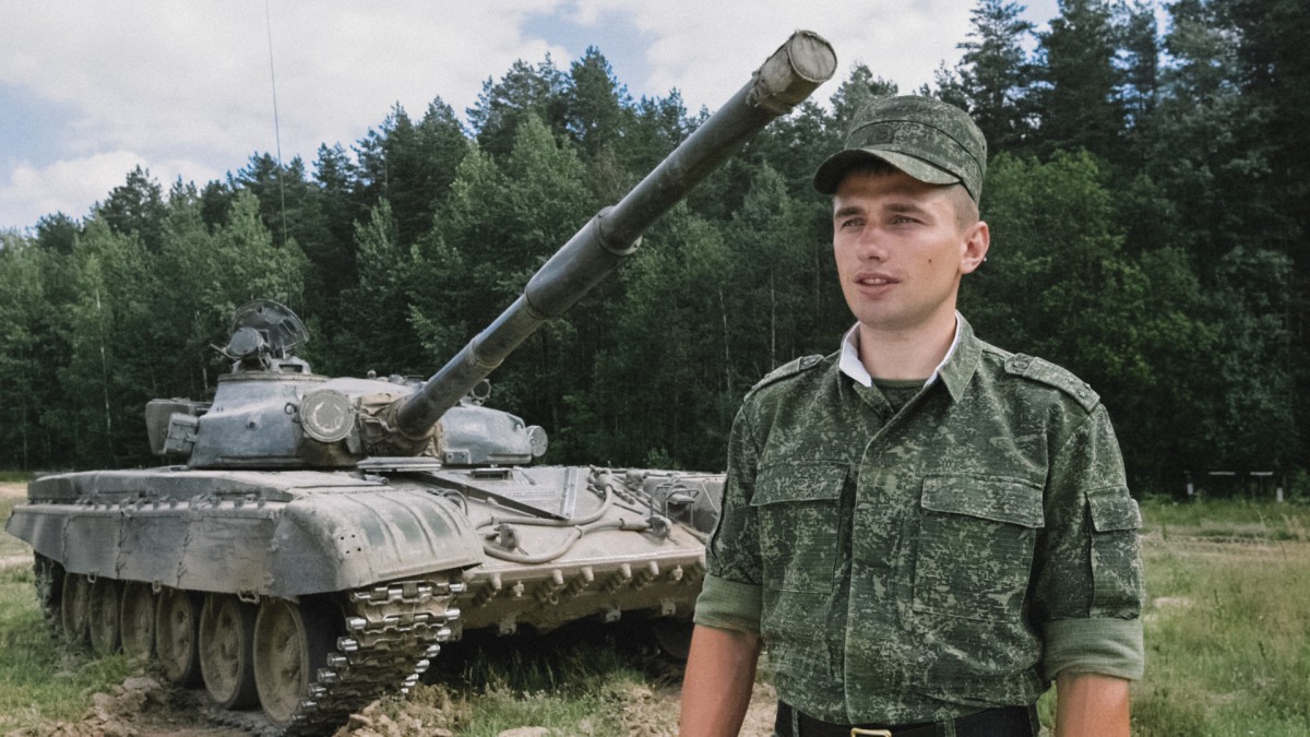 Танкисты ответили трактористу: гигантский логотип World of Tanks появился под Борисовом Танкисты ответили трактористу: гигантский логотип World of Tanks появился под Борисовом