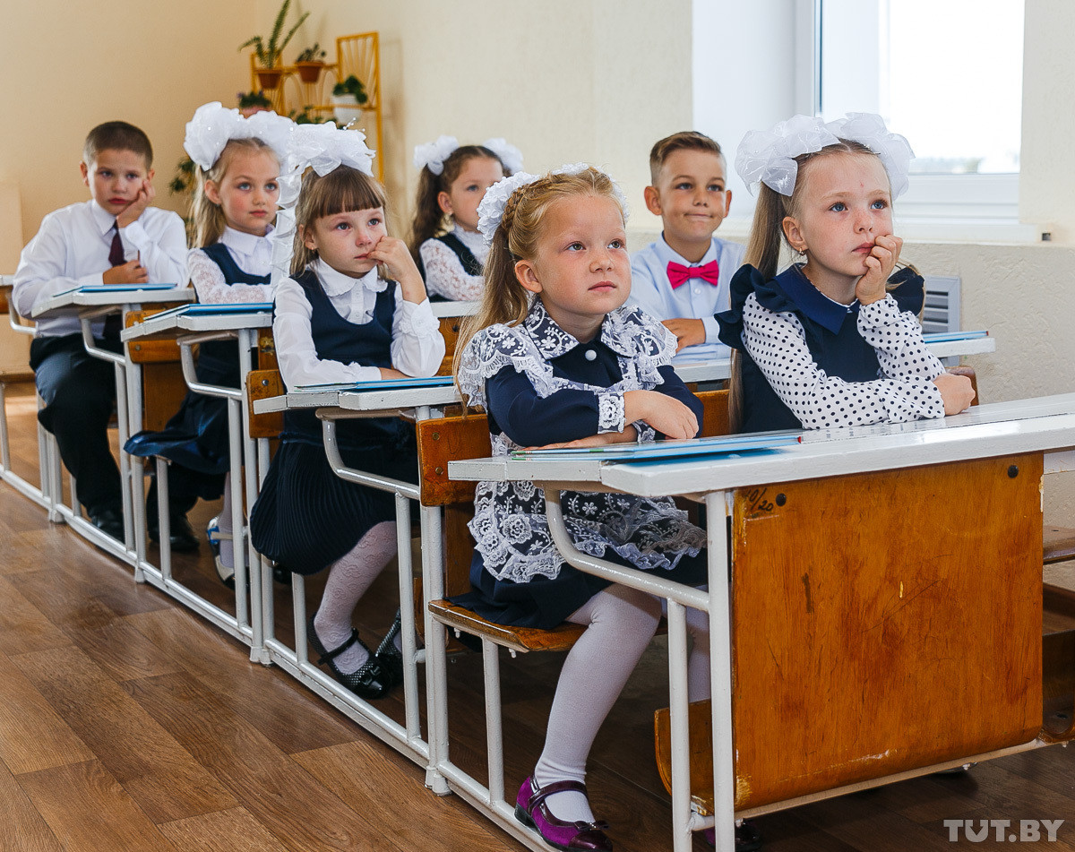 Каждый десятый белорус идет в школу, каждый пятый — учится. В стране отмечают 1 сентября Каждый десятый белорус идет в школу, каждый пятый — учится. В стране отмечают 1 сентября