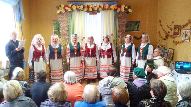 В концертной программе мероприятия приняли участие воспитанники Бобруйской школы-интерната для детей с нарушением слуха с поздравительными жестовыми песнями. 